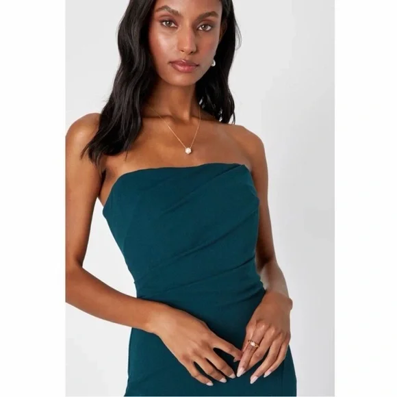 Lulus Marvelous Entrance NWT size XS Emerald Green Pleated Strapless Maxi Dress